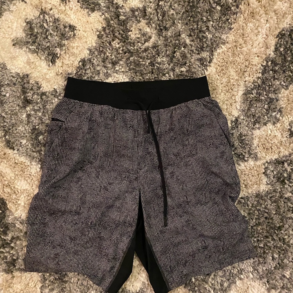 LULULEMON Mens Grey Shorts S